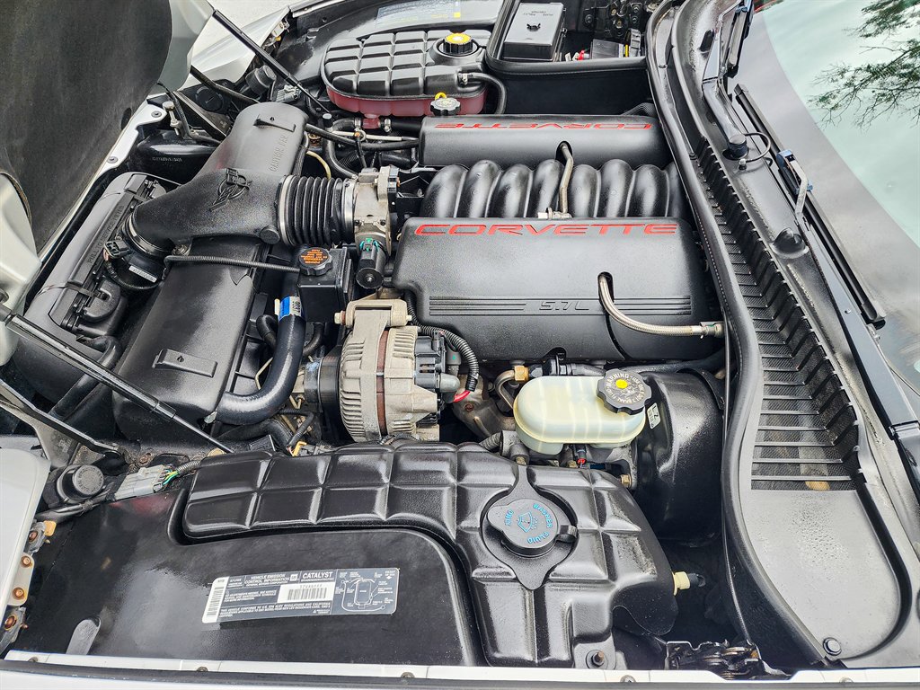 Used 2001 Chevrolet Corvette Convertible w/ Preferred Equipment Group2 image 28