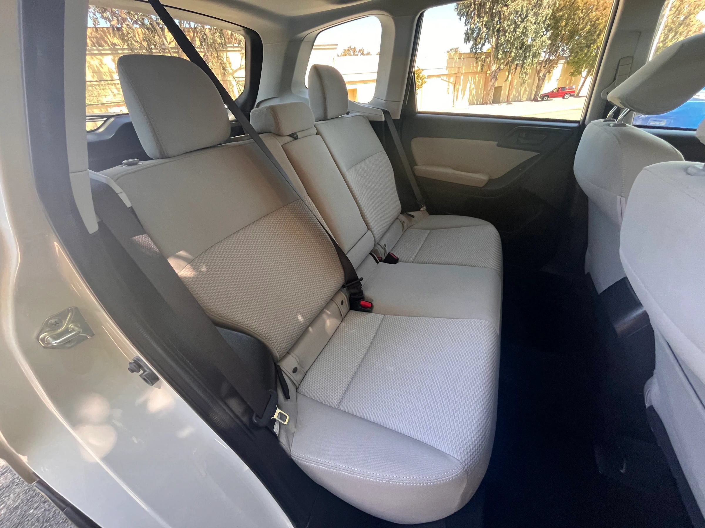 Used 2015 Subaru Forester 2.5i Premium w/ Popular Package #2 AWD/4WD image 14