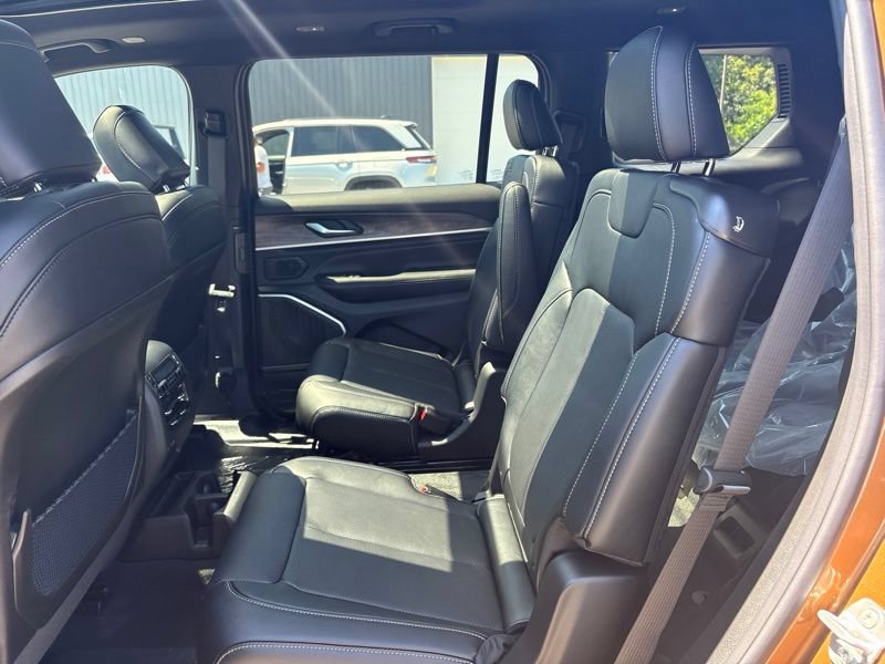 New 2026 Jeep Grand Cherokee L Limited AWD/4WD image 15