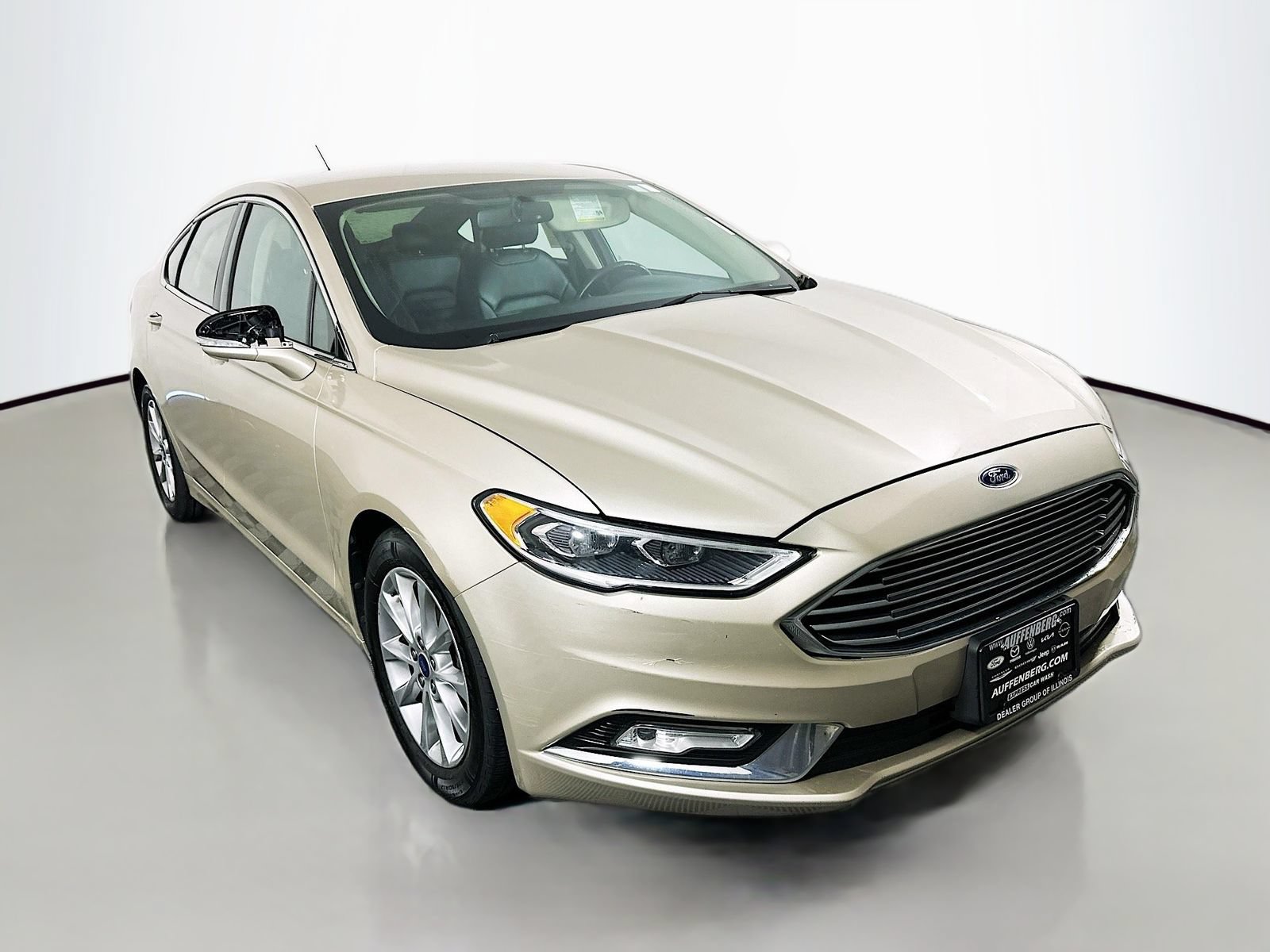 Used 2017 Ford Fusion SE w/ Fusion SE Technology Package FWD image 1