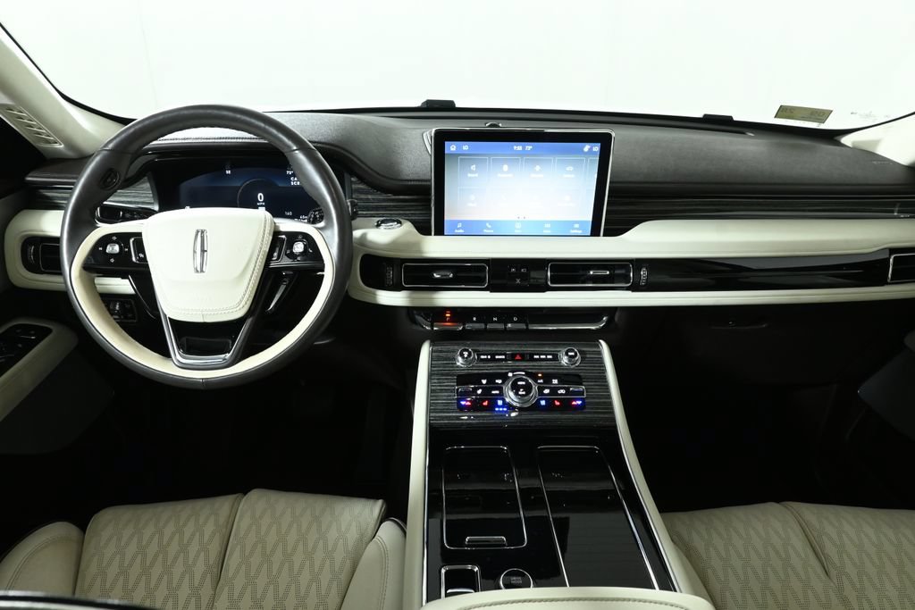 Used 2024 Lincoln Aviator Black Label AWD/4WD image 16