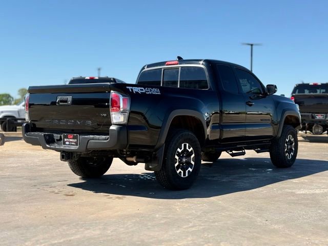Used 2023 Toyota Tacoma TRD Off-Road image 2
