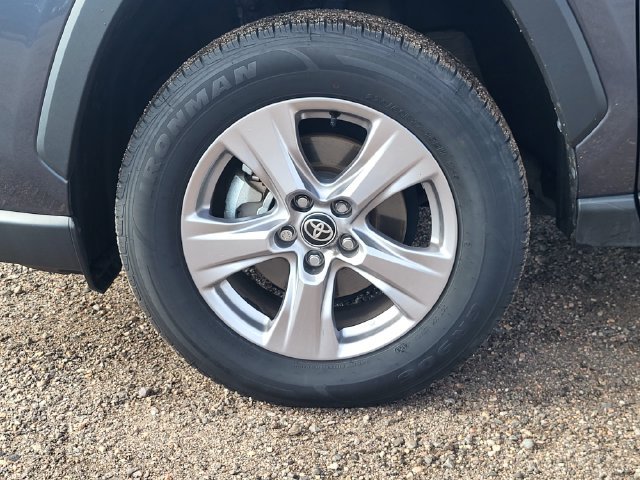 Used 2025 Toyota RAV4 XLE AWD/4WD image 9