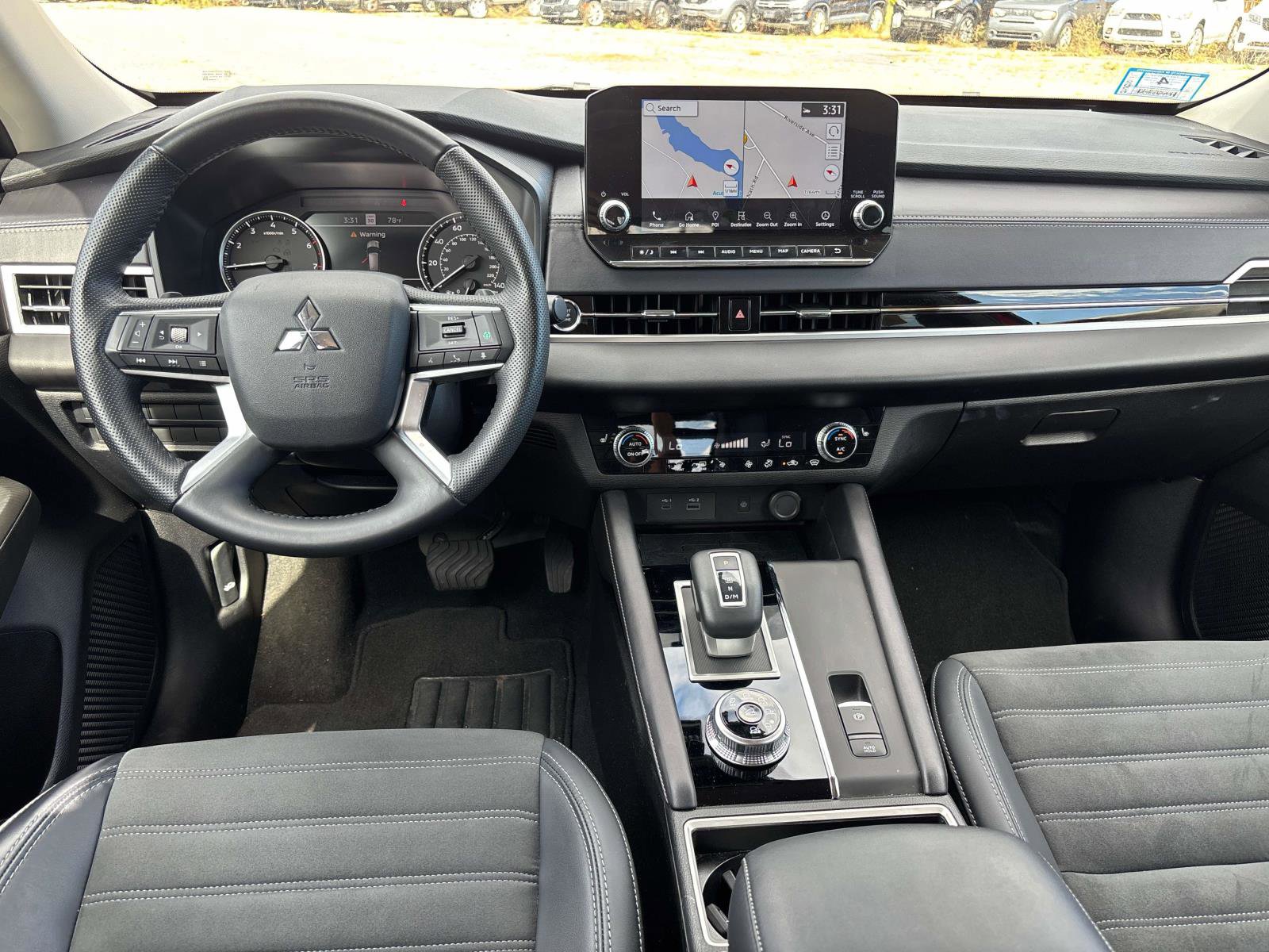 Used 2024 Mitsubishi Outlander SE image 11