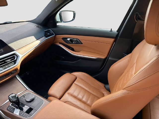 Used 2020 BMW 330i xDrive Sedan w/ Premium Package AWD/4WD image 32