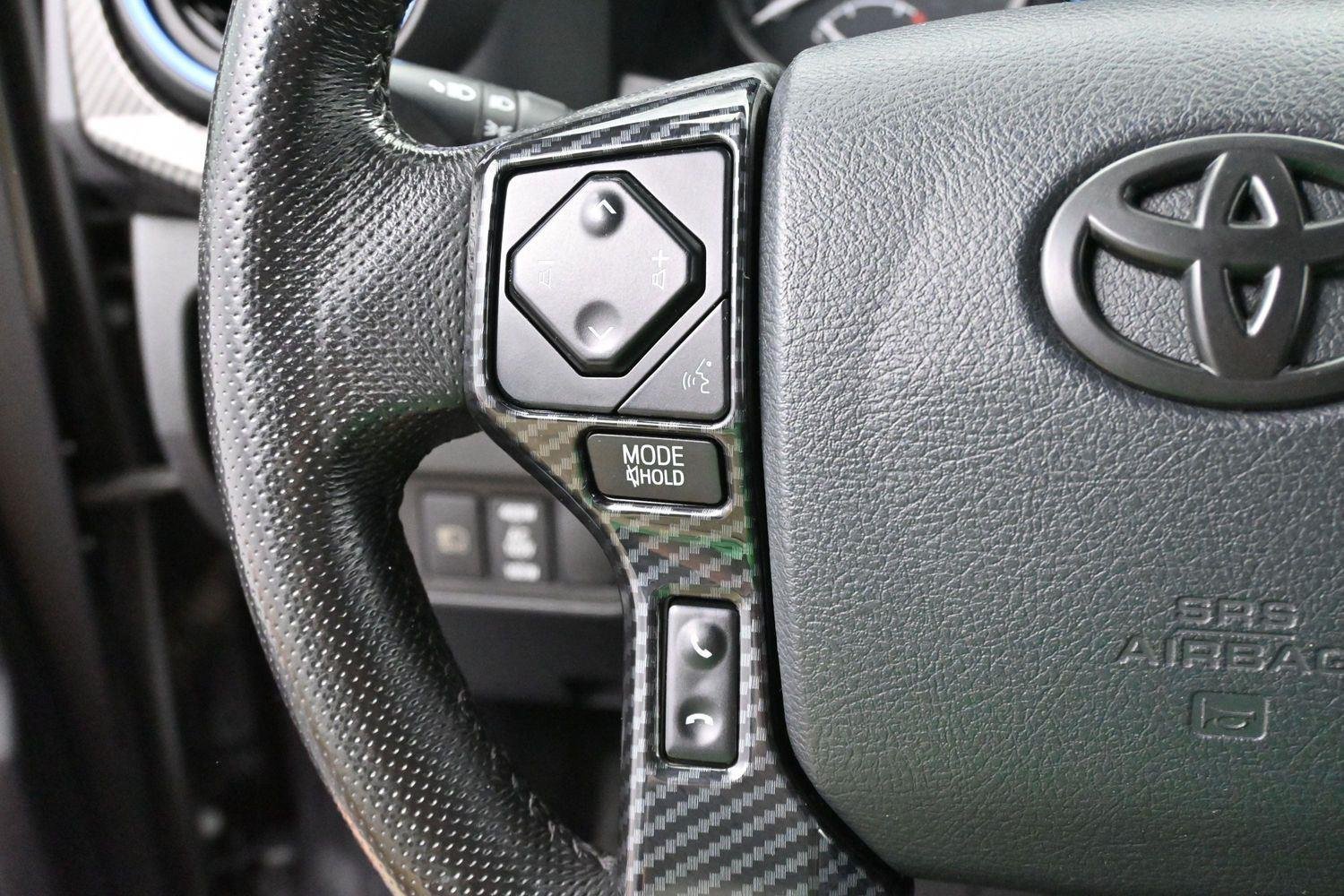 Used 2020 Toyota Tacoma TRD Off-Road w/ Technology Package AWD/4WD image 17