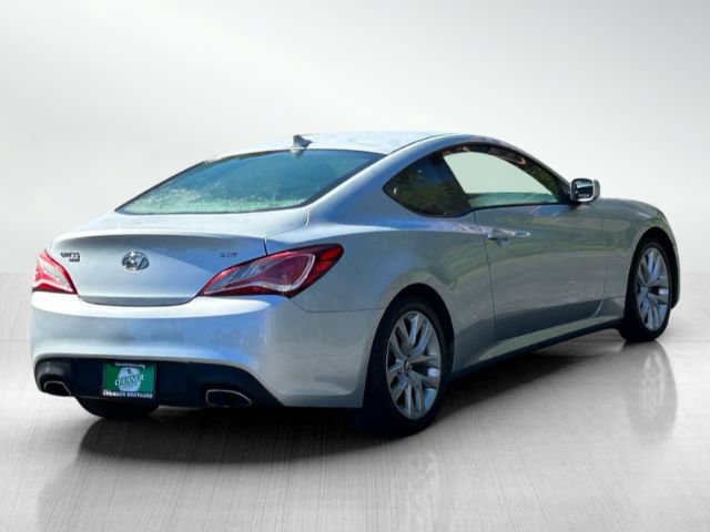 Used 2013 Hyundai Genesis 2.0T RWD image 4