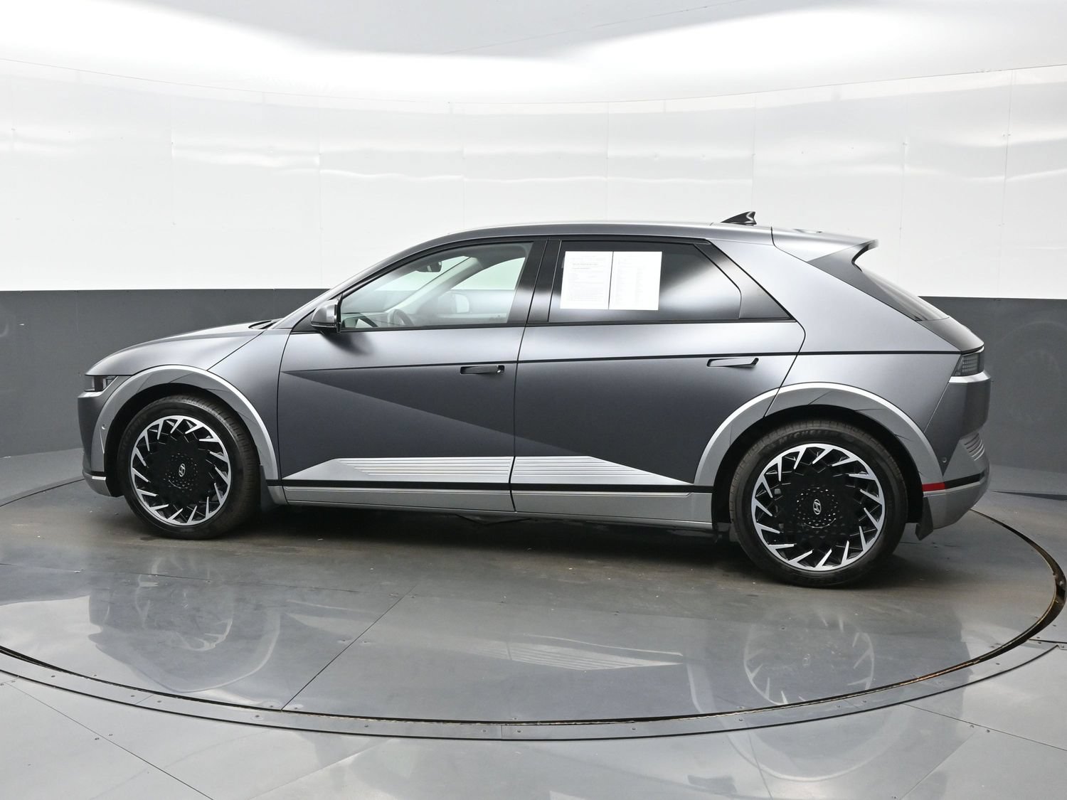 Certified 2023 Hyundai Ioniq 5 Limited w/ Cargo Package AWD/4WD image 3