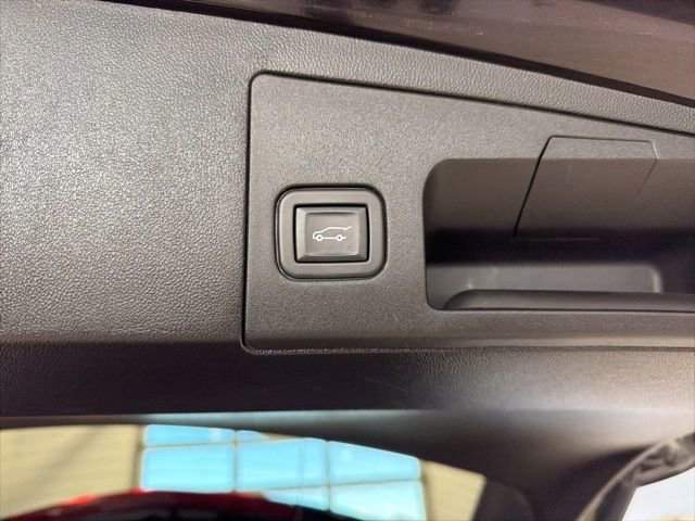 Used 2024 Cadillac XT5 Premium Luxury w/ Technology Package image 22