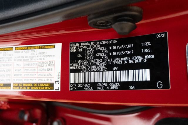 Used 2022 Toyota 4Runner SR5 RWD image 33