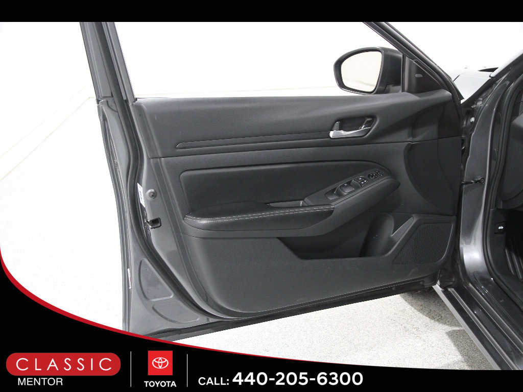 Used 2024 Nissan Altima 2.5 SV image 4