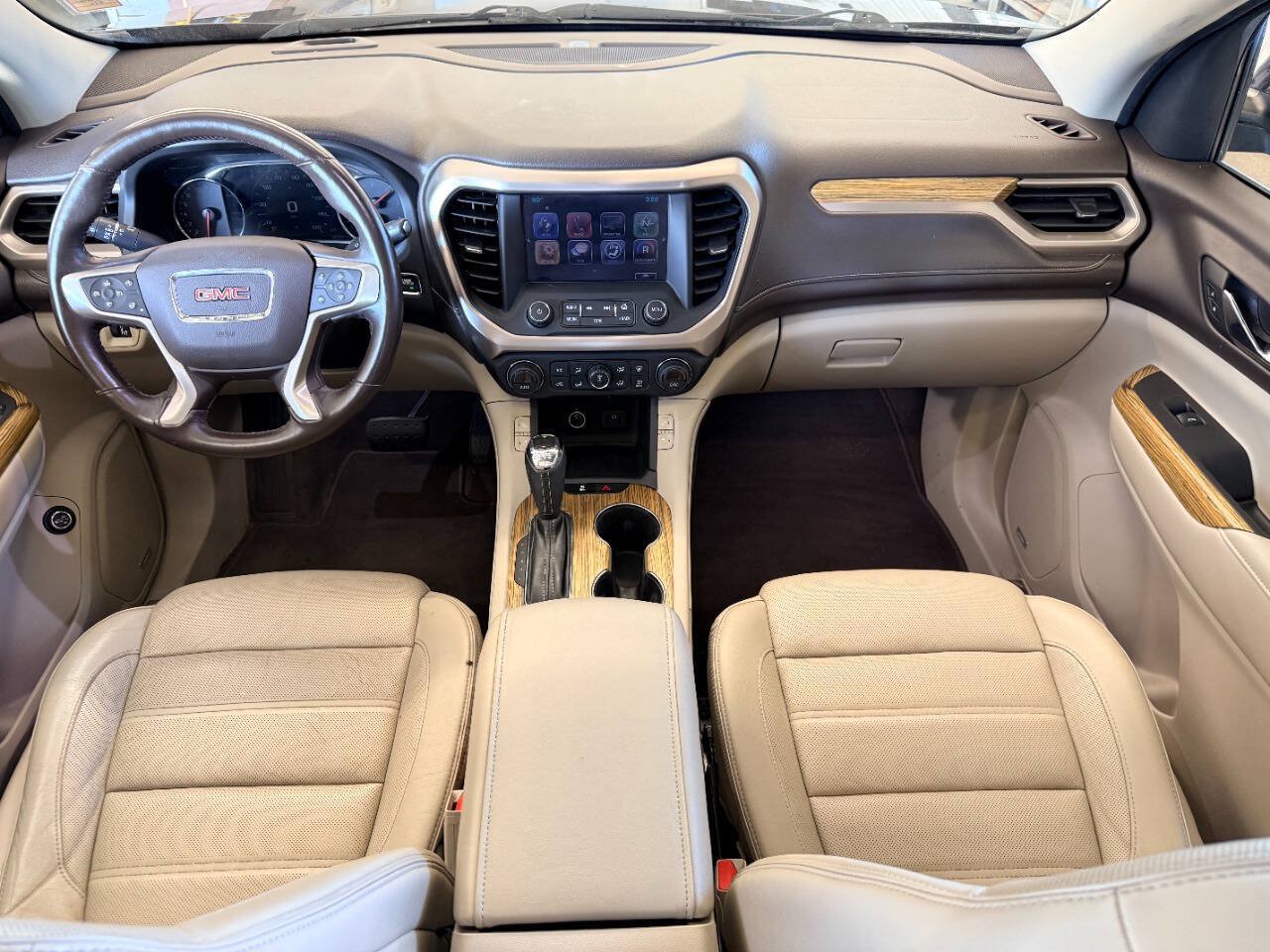 Used 2017 GMC Acadia Denali w/ Technology Package AWD/4WD image 7