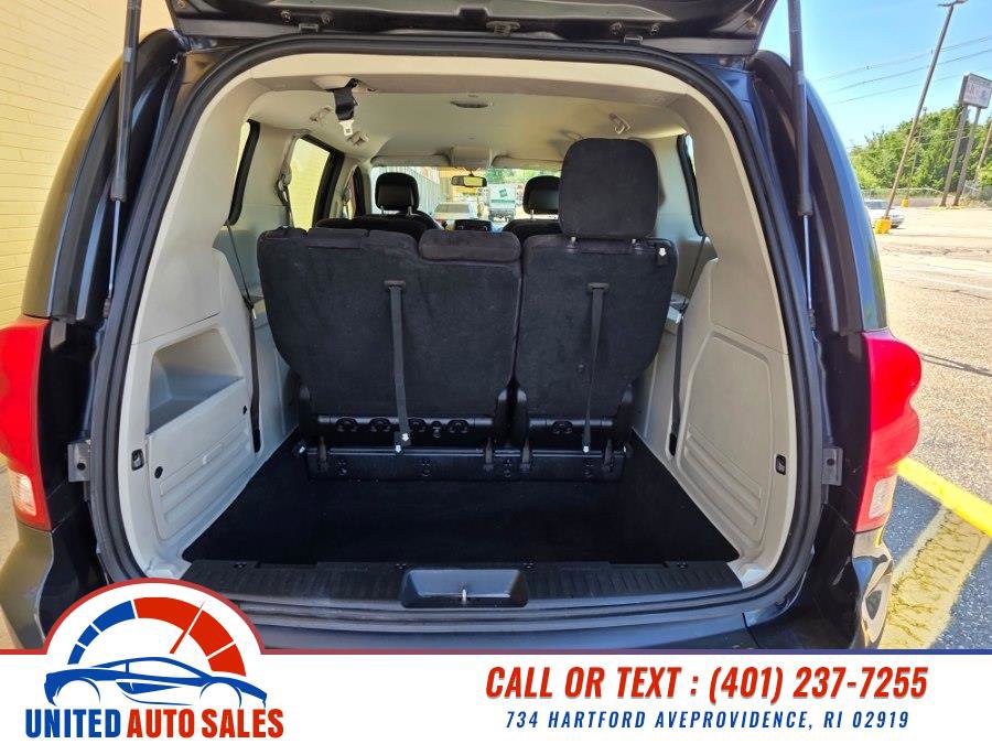 Used 2014 Dodge Grand Caravan American Value Package w/ UConnect Hands-Free Group FWD image 9