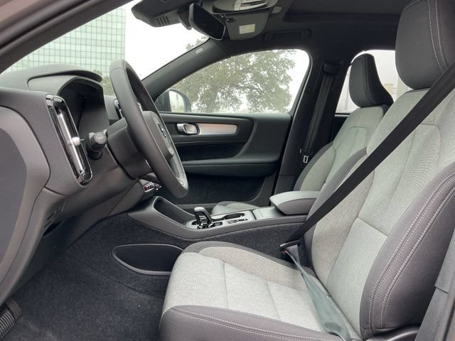 New 2026 Volvo XC40 B4 Core FWD image 24