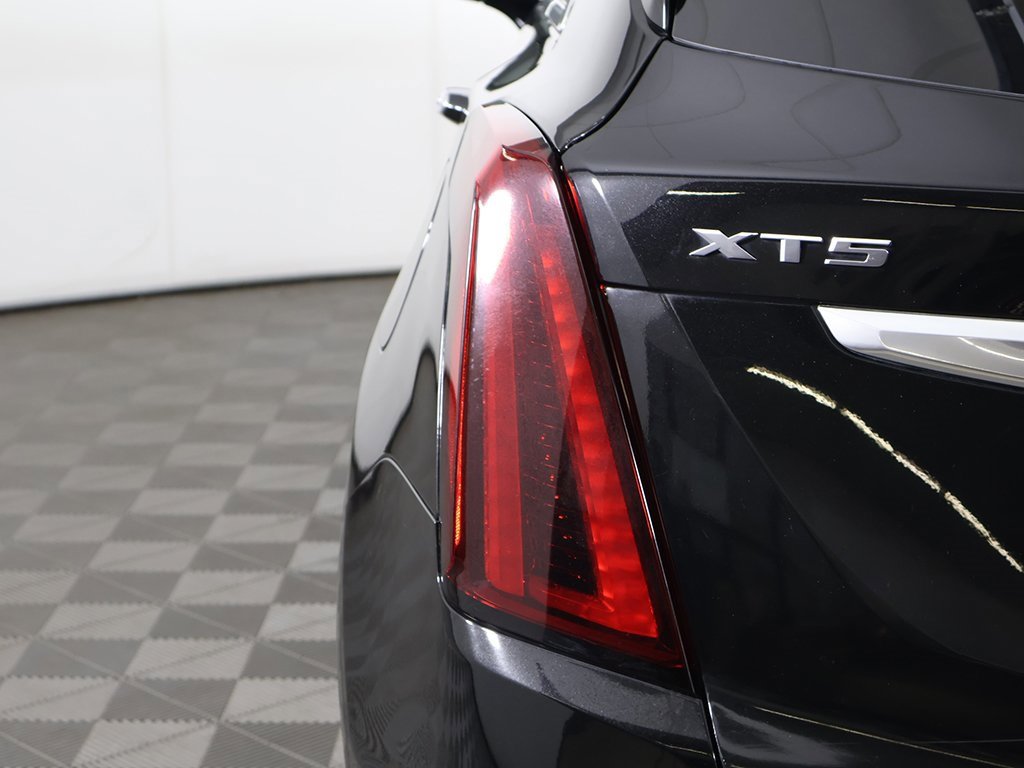 Used 2023 Cadillac XT5 Premium Luxury image 18
