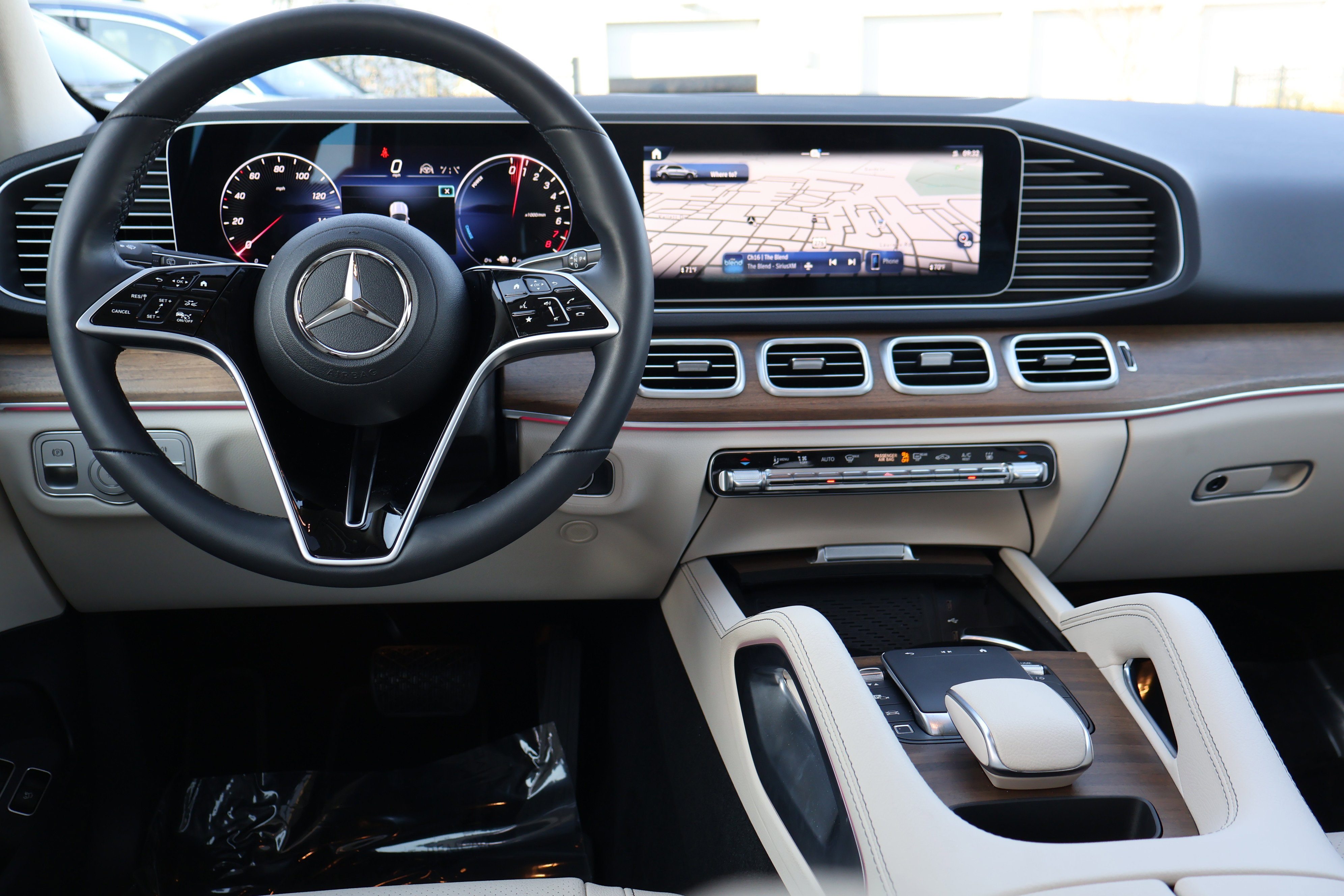 Used 2025 Mercedes-Benz GLE 450e 4MATIC image 22