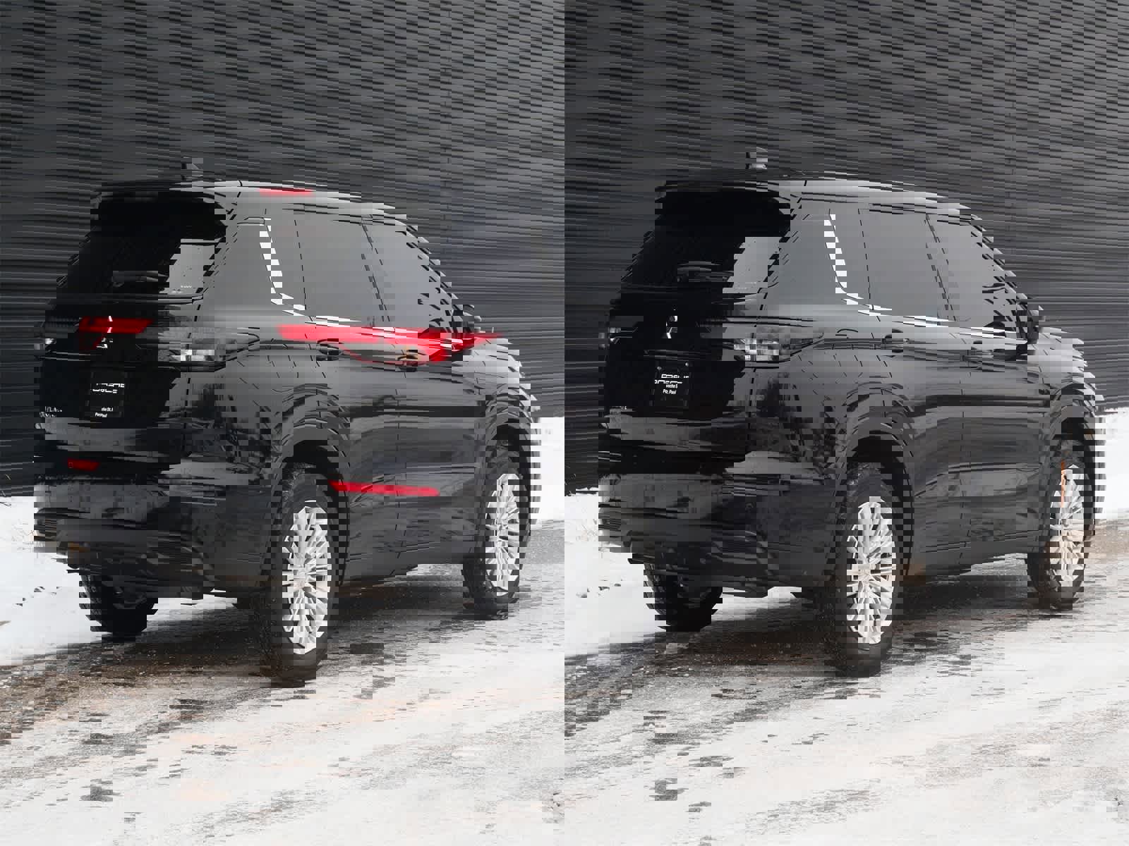 Used 2024 Mitsubishi Outlander ES image 25