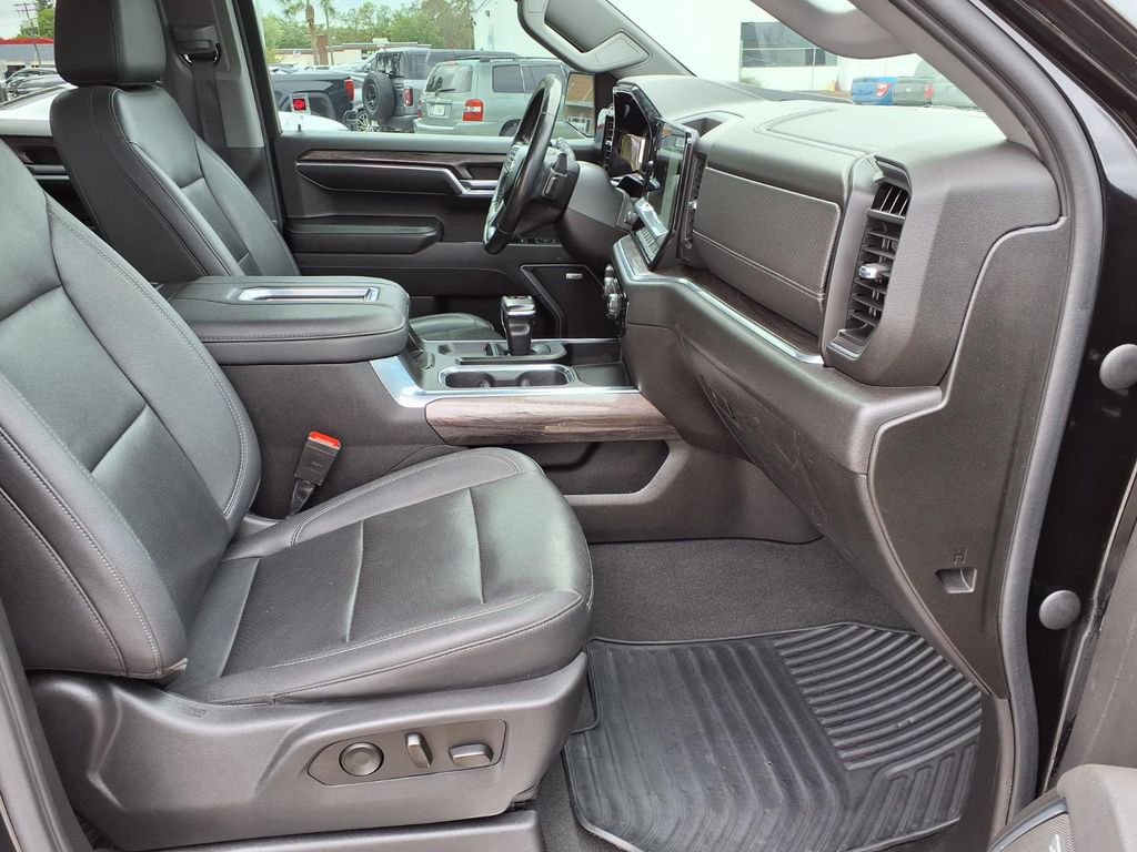 Used 2022 Chevrolet Silverado 1500 LTZ RWD image 12