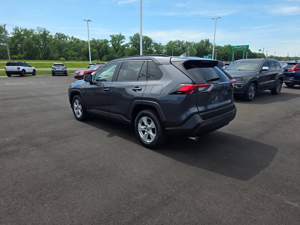 Used 2020 Toyota RAV4 XLE w/ Convenience Package AWD/4WD image 5