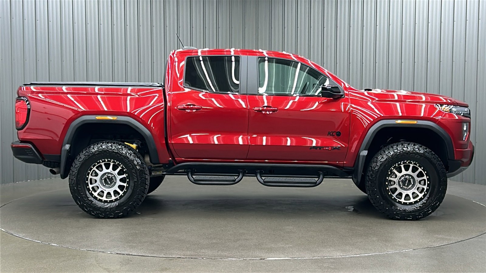 Used 2024 GMC Canyon AT4X image 6