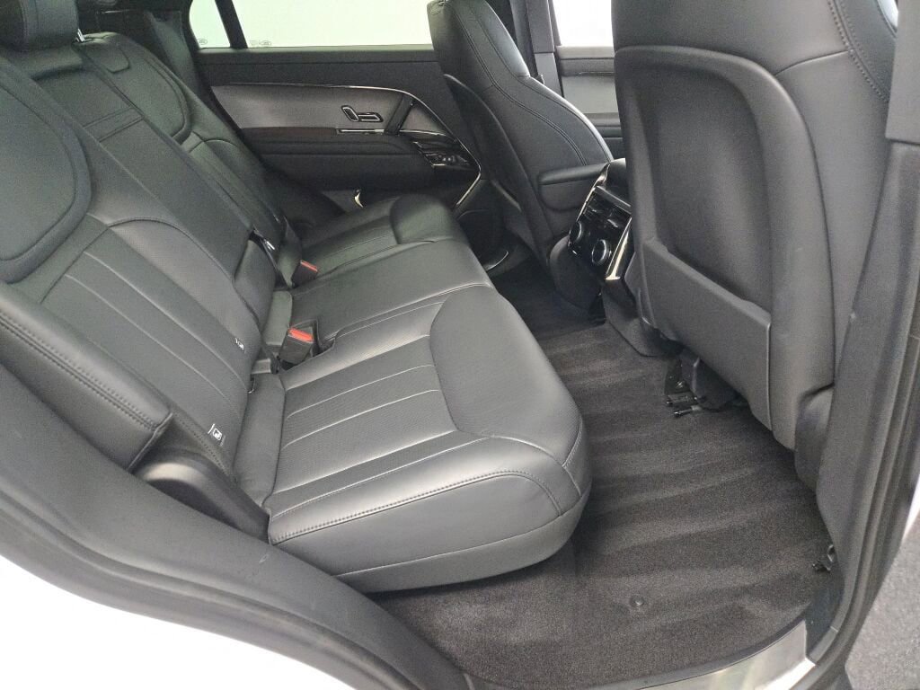 Used 2024 Land Rover Range Rover Sport Dynamic SE image 11