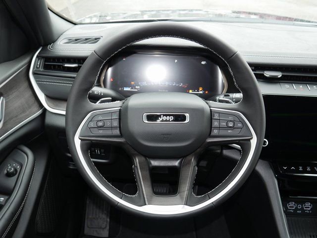 New 2026 Jeep Grand Cherokee Altitude AWD/4WD image 15