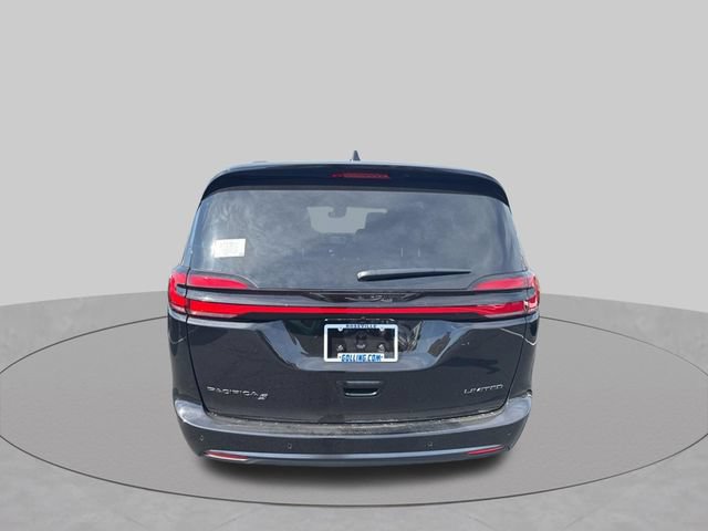 Used 2027 Chrysler Pacifica Limited FWD image 5
