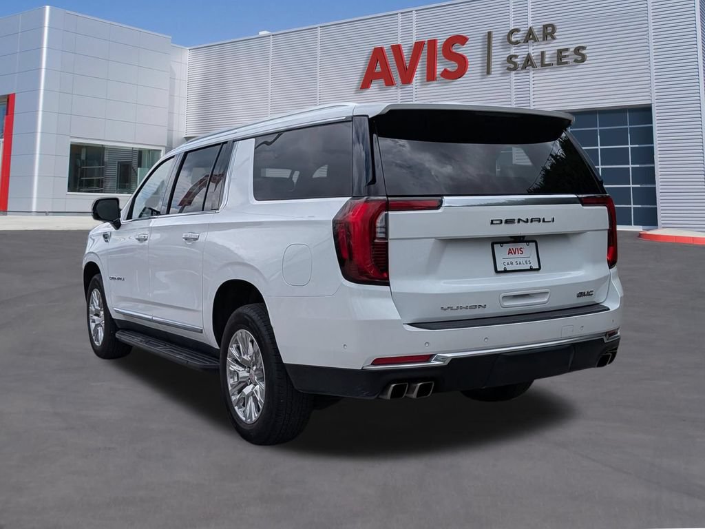 Used 2025 GMC Yukon XL Denali AWD/4WD image 9
