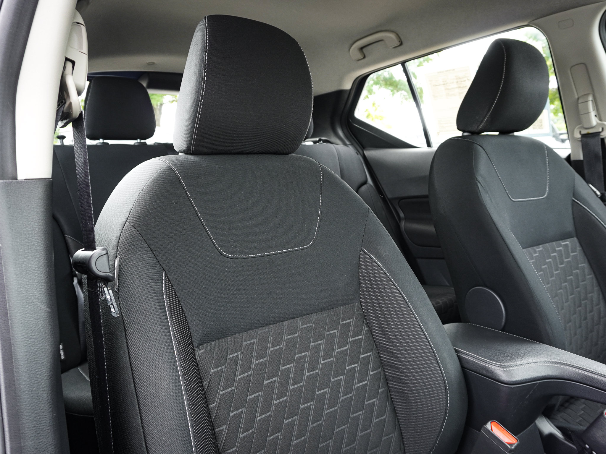 Used 2022 Nissan Kicks S FWD image 33