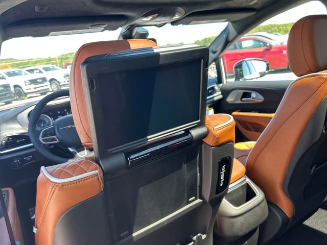New 2026 Chrysler Pacifica Pinnacle image 36