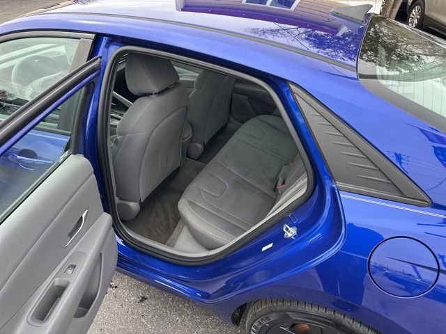 Used 2023 Hyundai Elantra SEL w/ Cargo Package FWD image 11