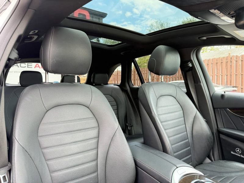 Used 2019 Mercedes-Benz GLC 300 4MATIC image 31
