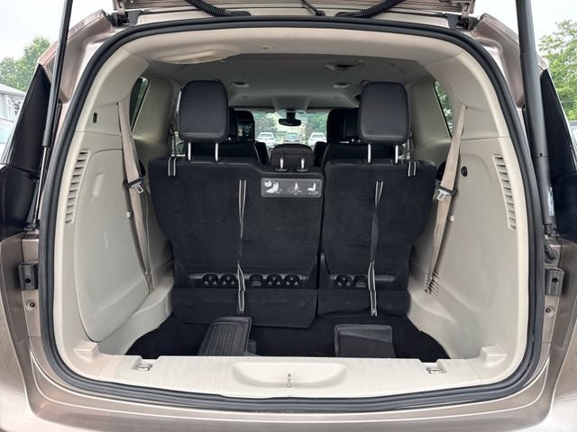 Used 2017 Chrysler Pacifica Touring-L Plus w/ Tire & Wheel Group FWD image 14