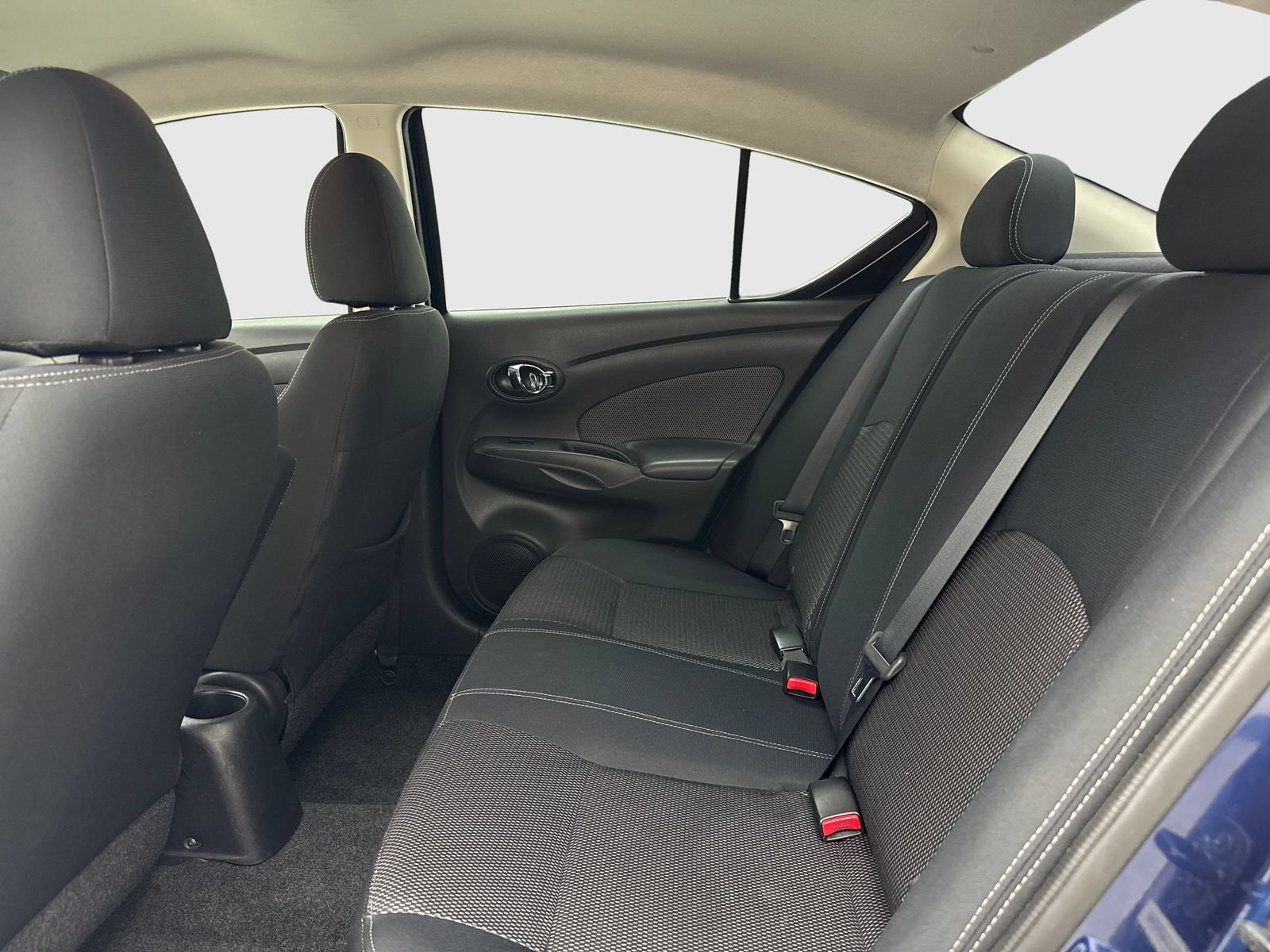 Used 2014 Nissan Versa SV FWD image 32