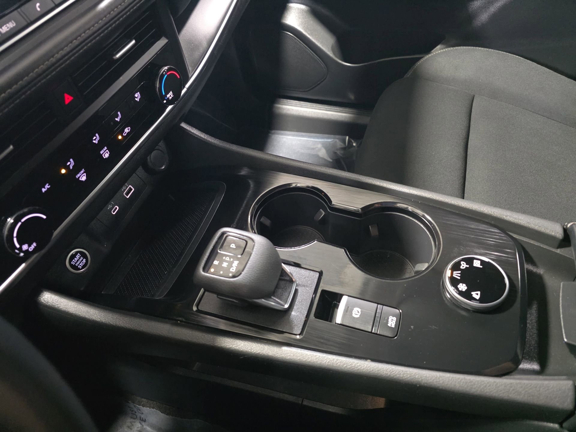 Used 2023 Nissan Rogue S image 24