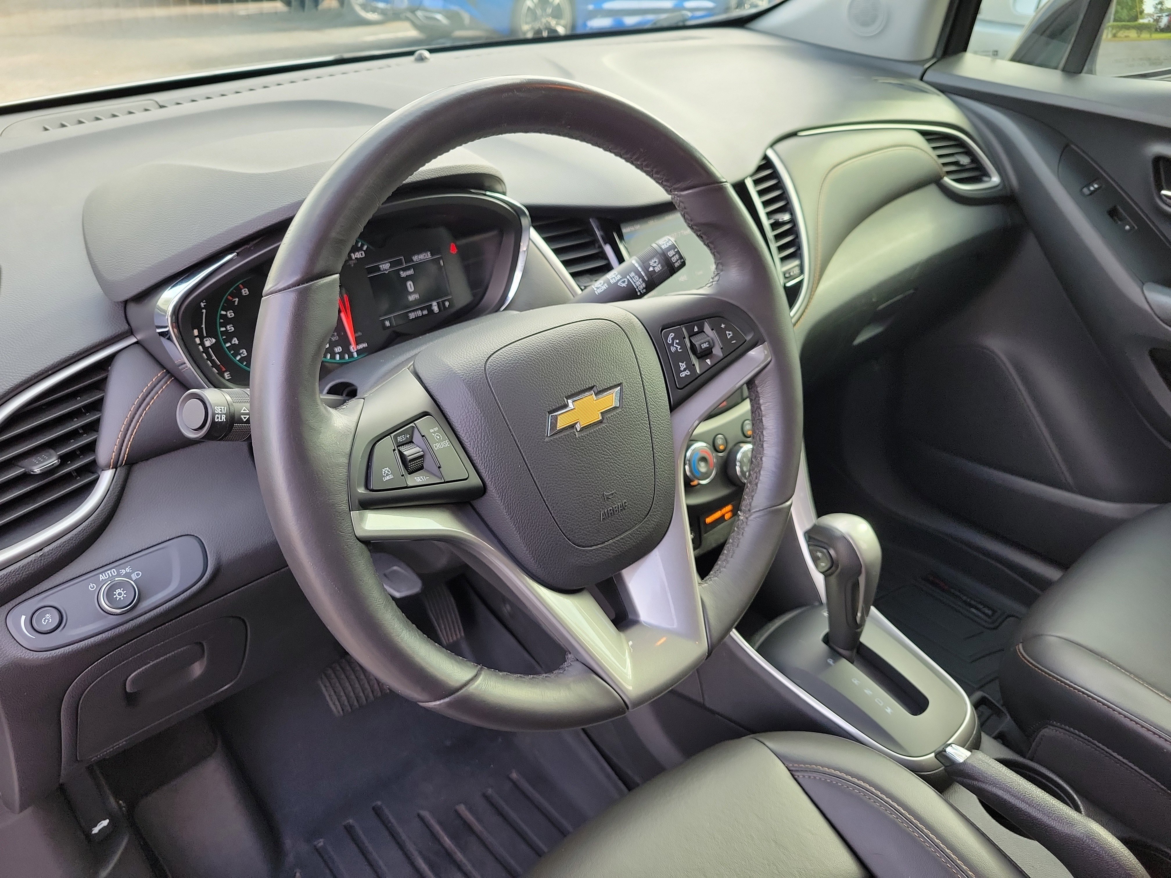 Used 2022 Chevrolet Trax LT w/ Redline Edition image 21