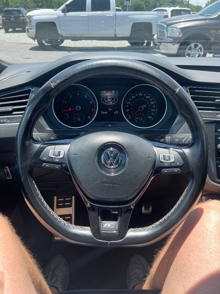 Used 2018 Volkswagen Tiguan SEL w/ R-Line Package FWD image 25