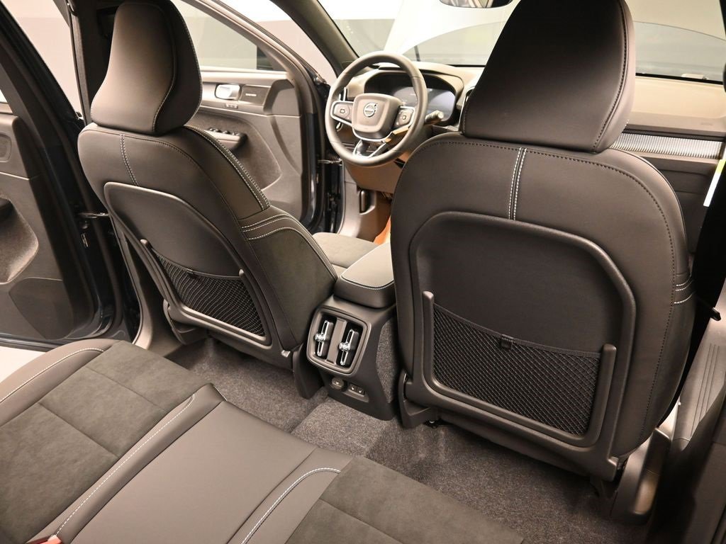 New 2026 Volvo XC40 B5 Ultra w/ Climate Package image 15