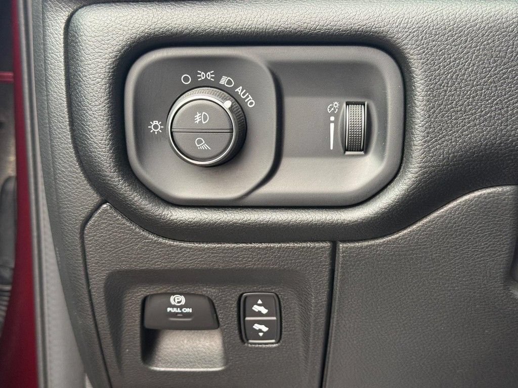 Used 2022 RAM 1500 Big Horn AWD/4WD image 24