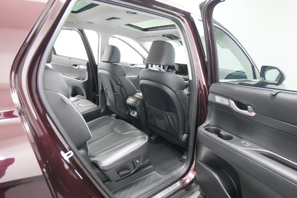 Used 2023 Hyundai Palisade Limited AWD/4WD image 33