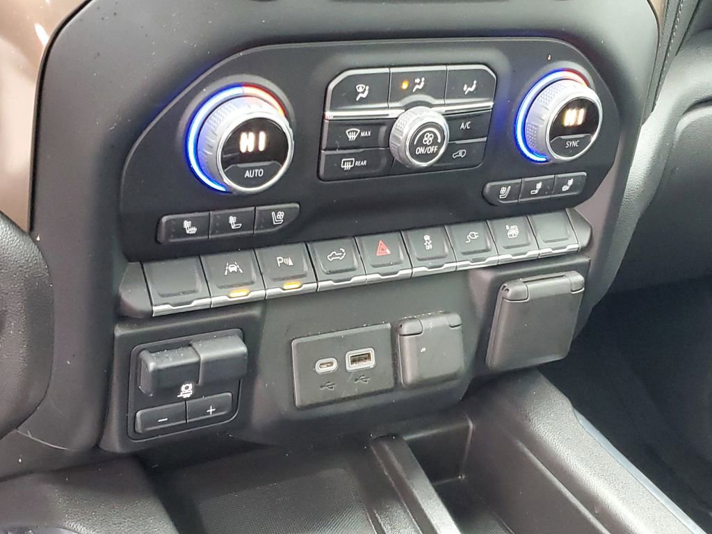 Used 2021 Chevrolet Silverado 1500 High Country image 22