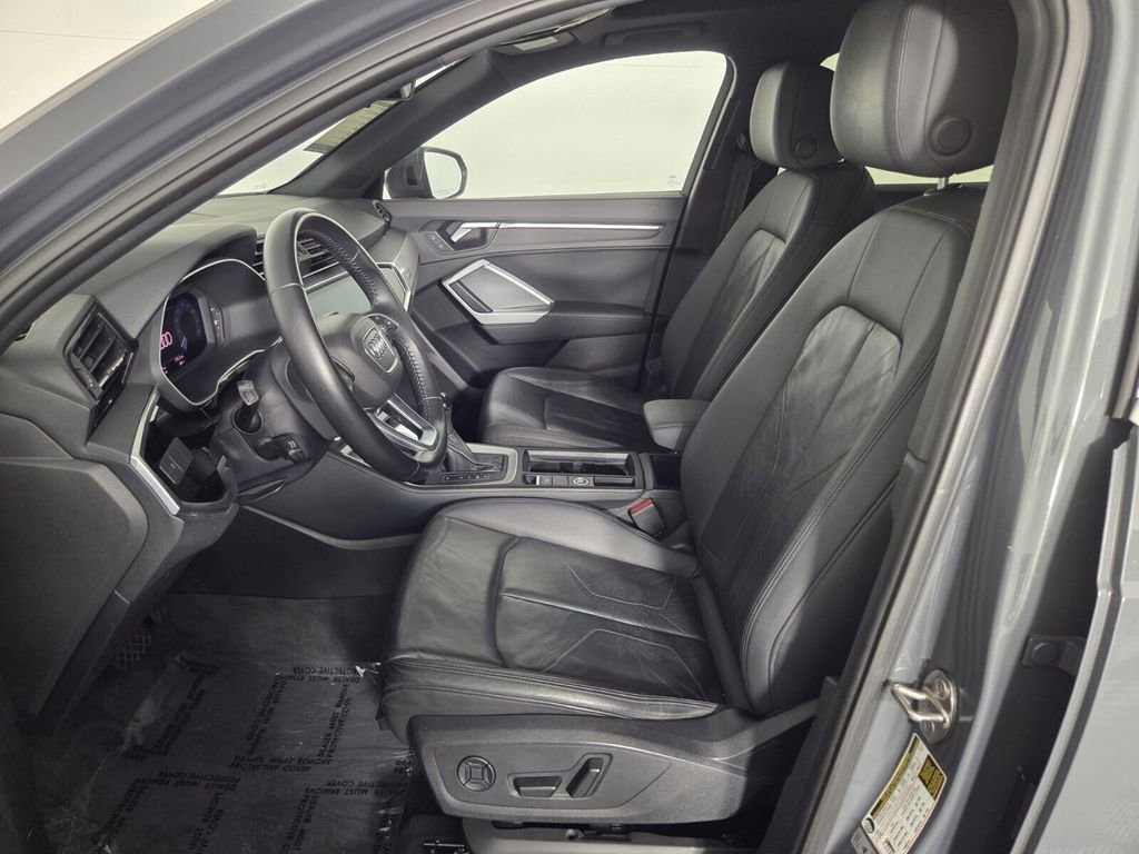 Used 2019 Audi Q3 2.0T Premium w/ Convenience Package AWD/4WD image 9