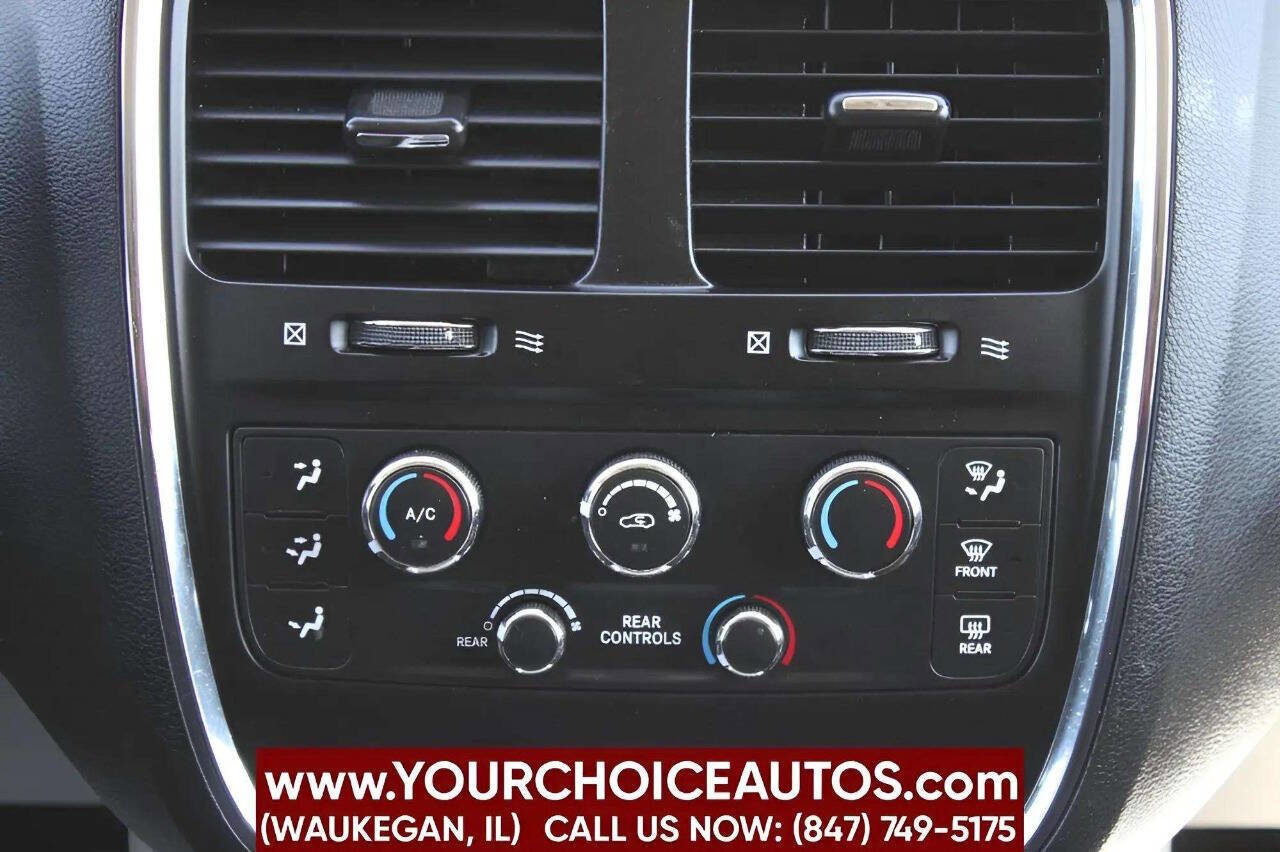 Used 2015 Dodge Grand Caravan SXT w/ Rear Park Assist Package image 30