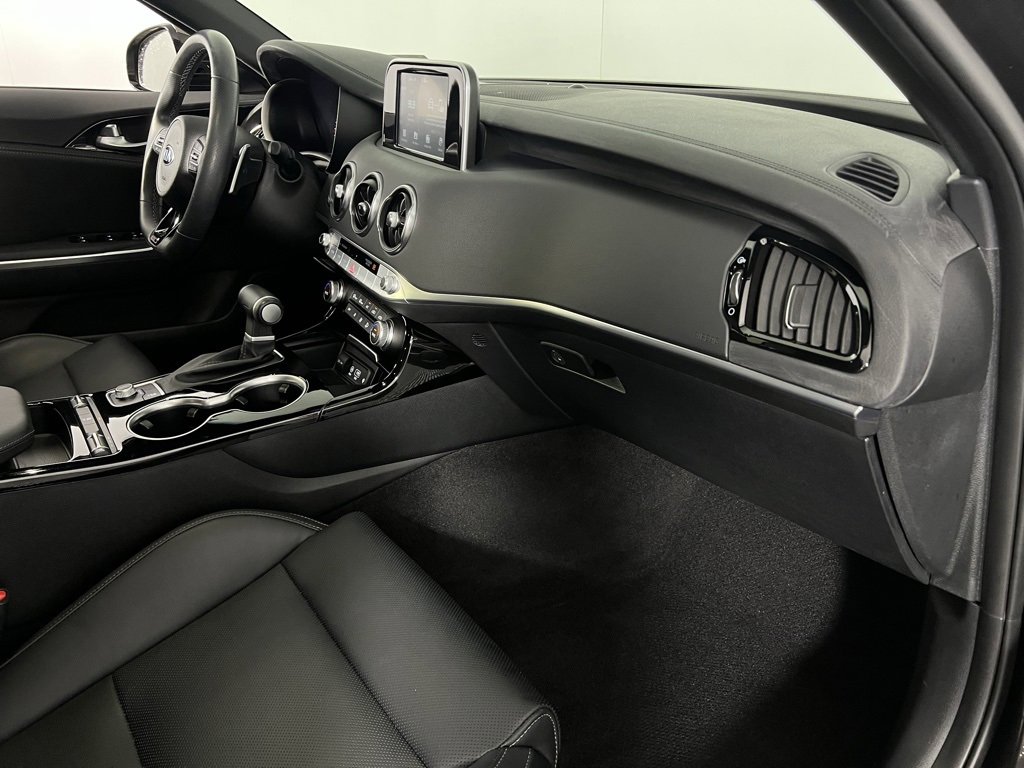 Used 2021 Kia Stinger GT-Line image 31
