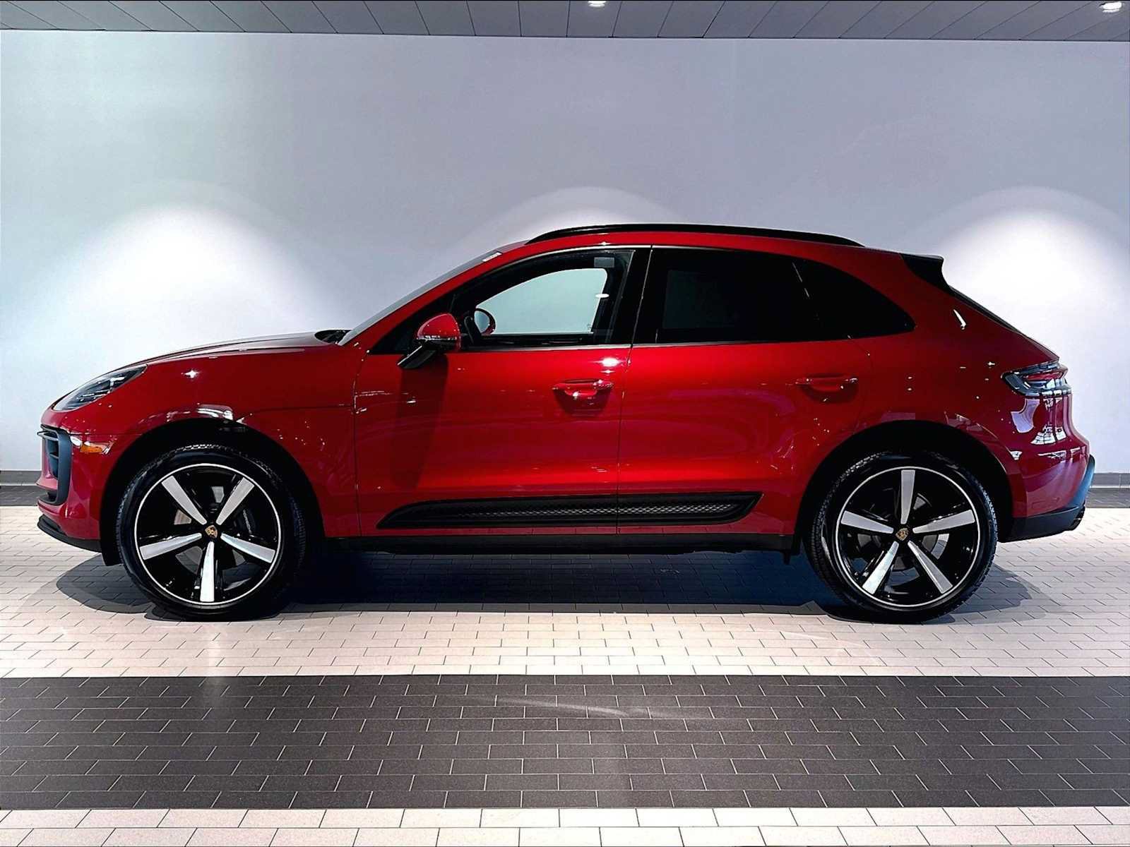 Used 2026 Porsche Macan AWD/4WD image 1