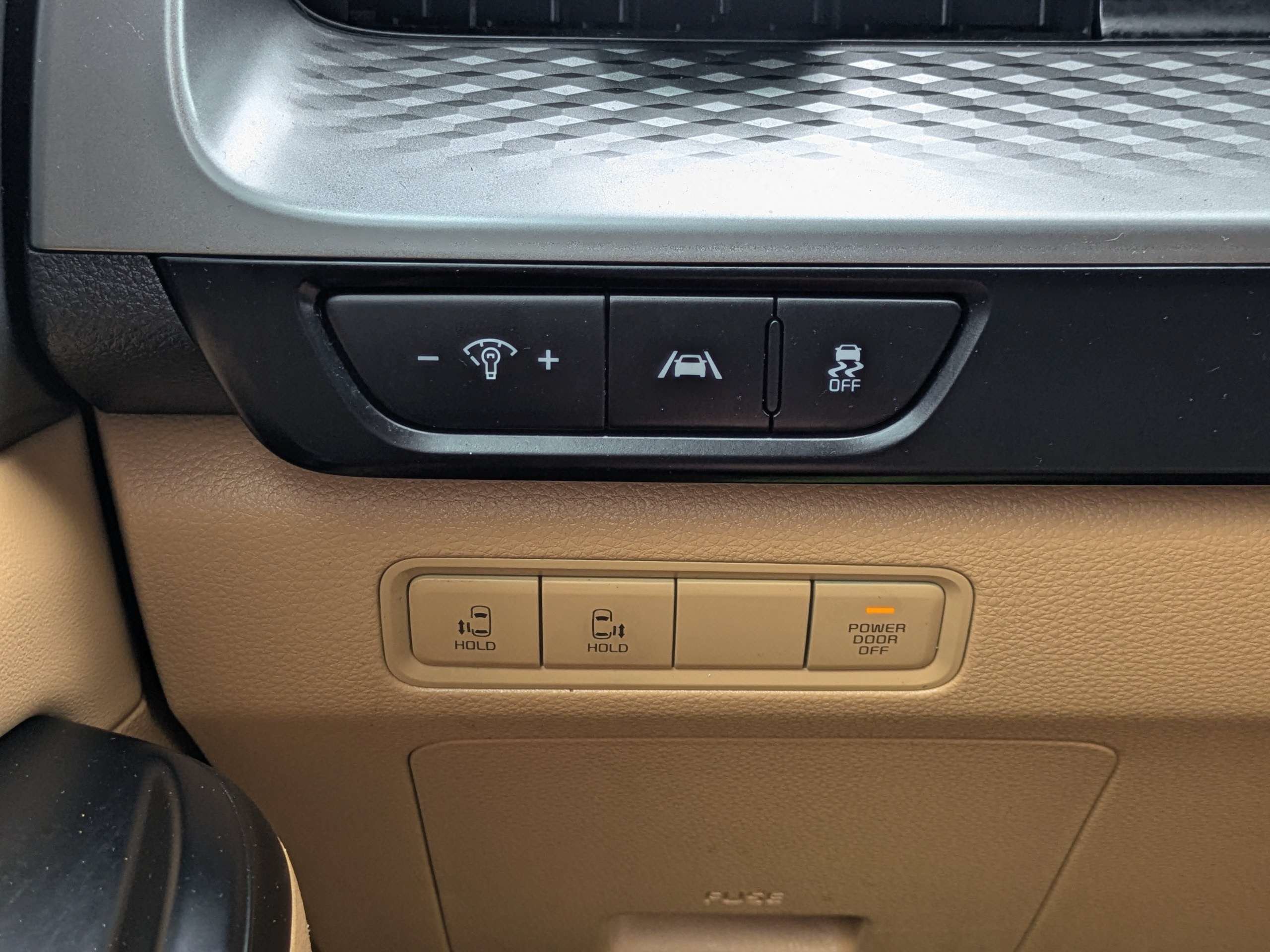 Certified 2022 Kia Carnival LX FWD image 22