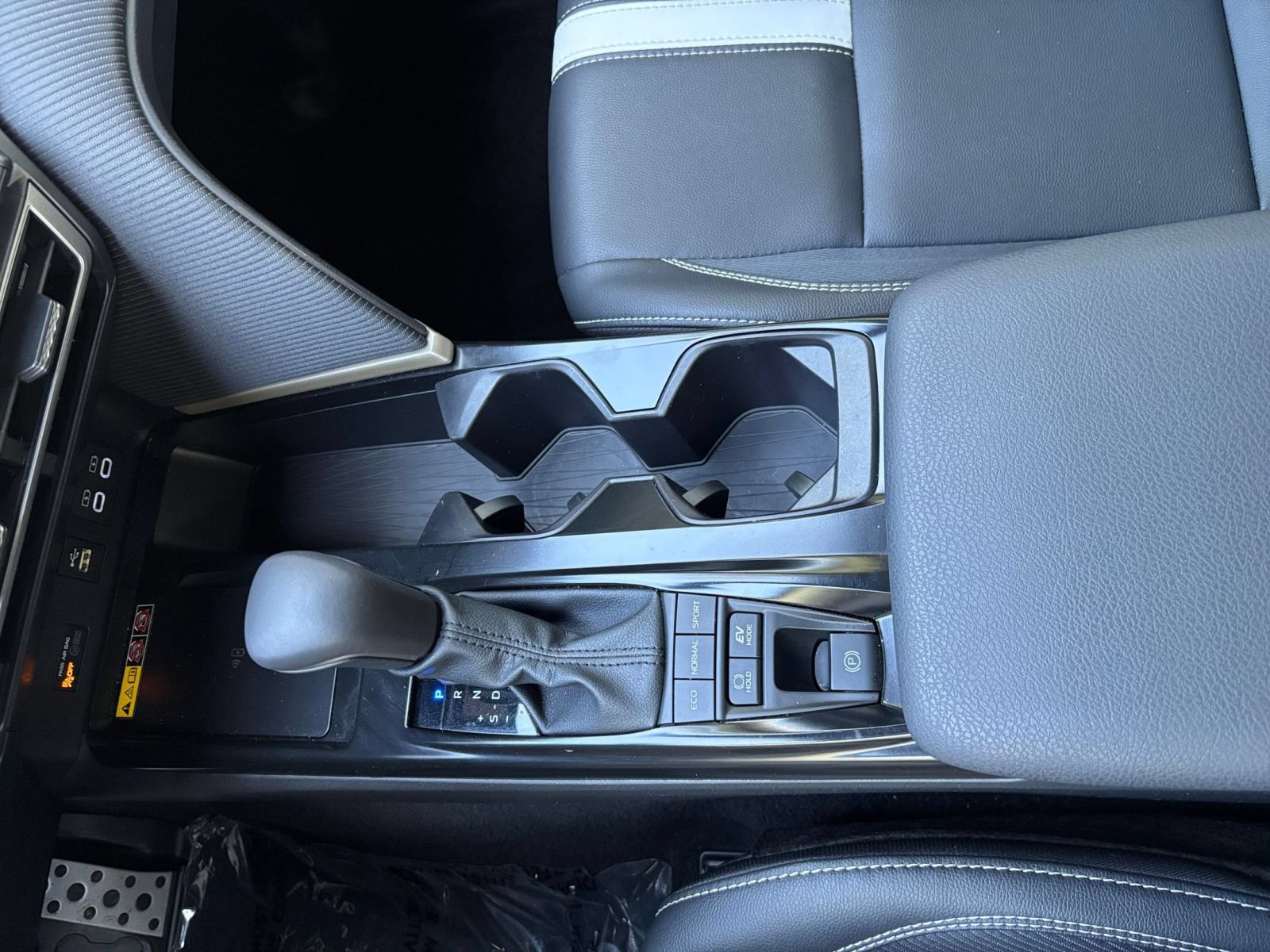 Used 2026 Toyota Camry SE FWD image 40