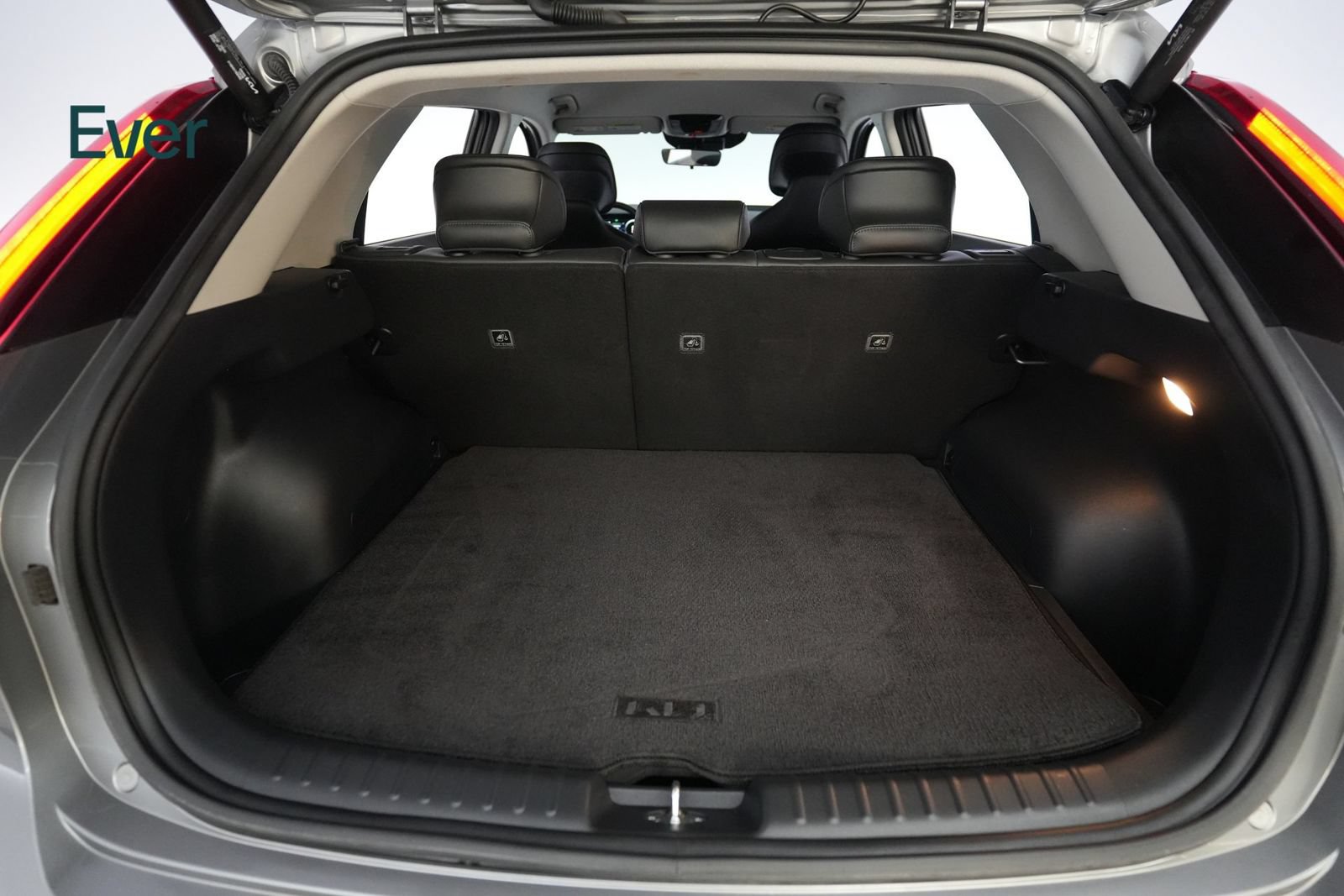 Used 2024 Kia Niro Wind w/ Wind Preserve Package FWD image 8
