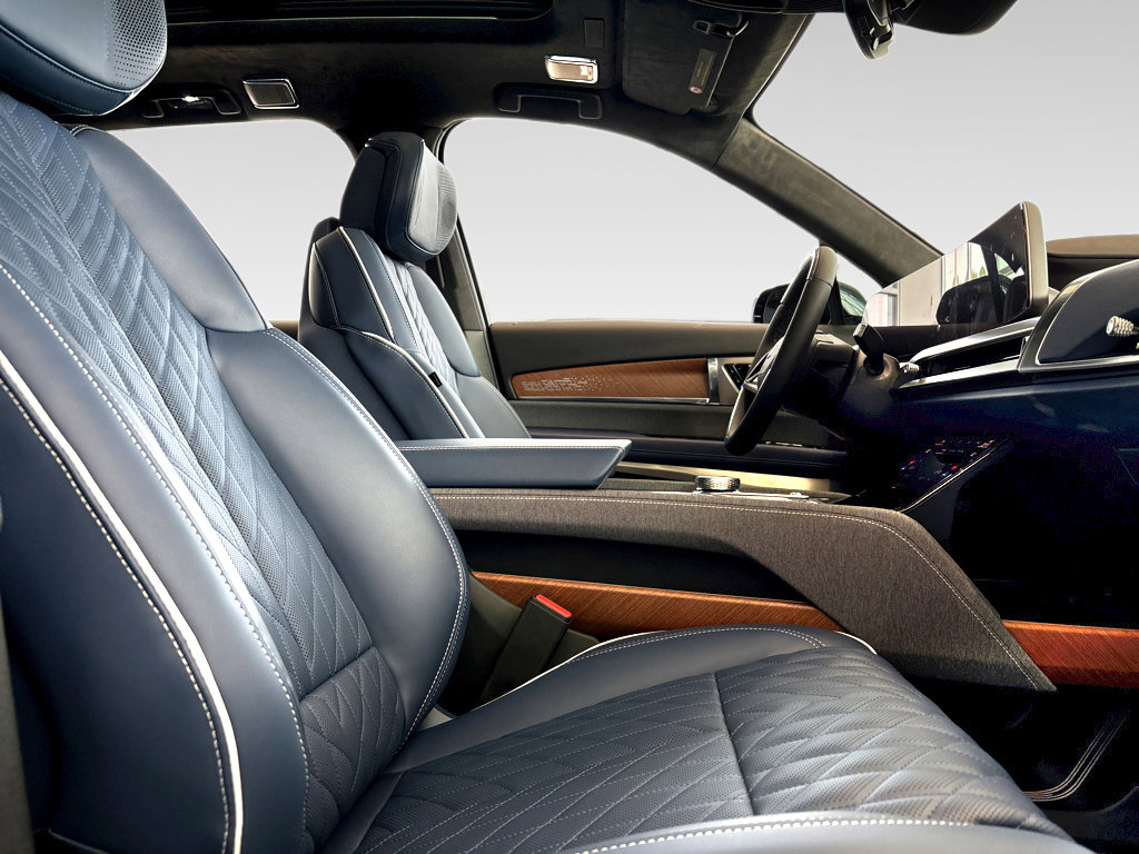 New 2026 Cadillac Vistiq Premium Luxury image 9