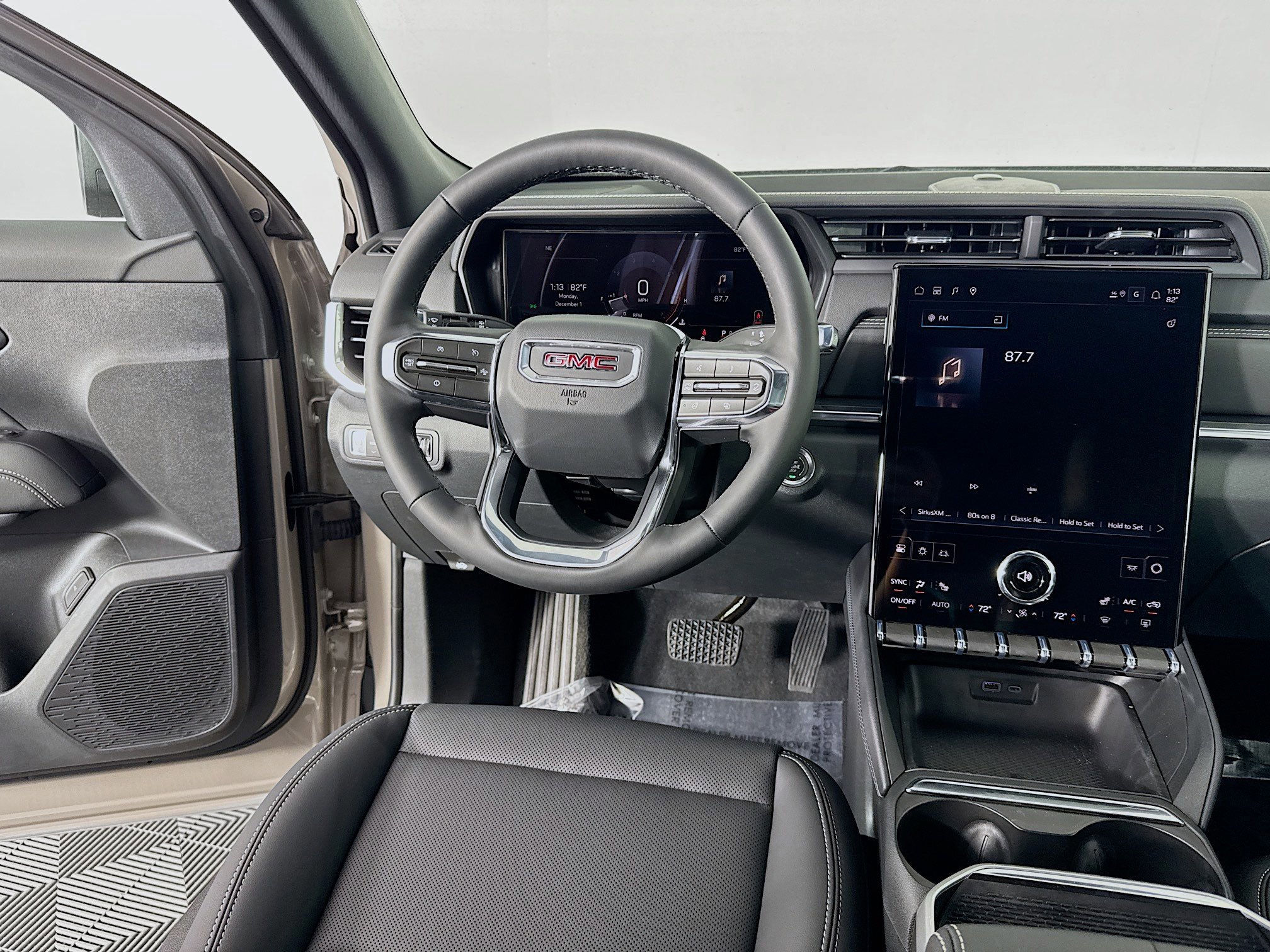 New 2026 GMC Terrain Elevation w/ Elevation Premium Package image 23